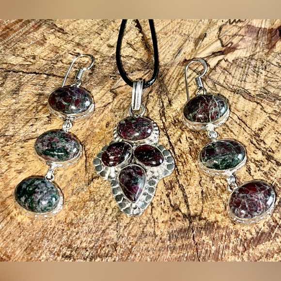 Dark Eudialyte Pendant & Earrings Set - Picture 2 of 8